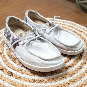 Hey Dude Wendy,  Silver Star Youth slip ones, Size 3Y